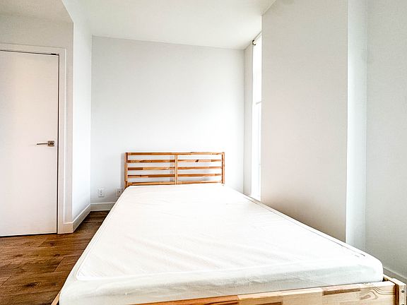 5th image of 1283 Howe St #4003