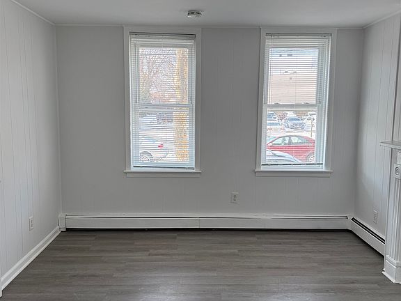 3rd image of 340 Bramhall Ave #1