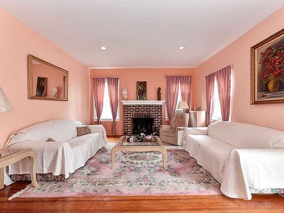 4th image of 8734 188th St