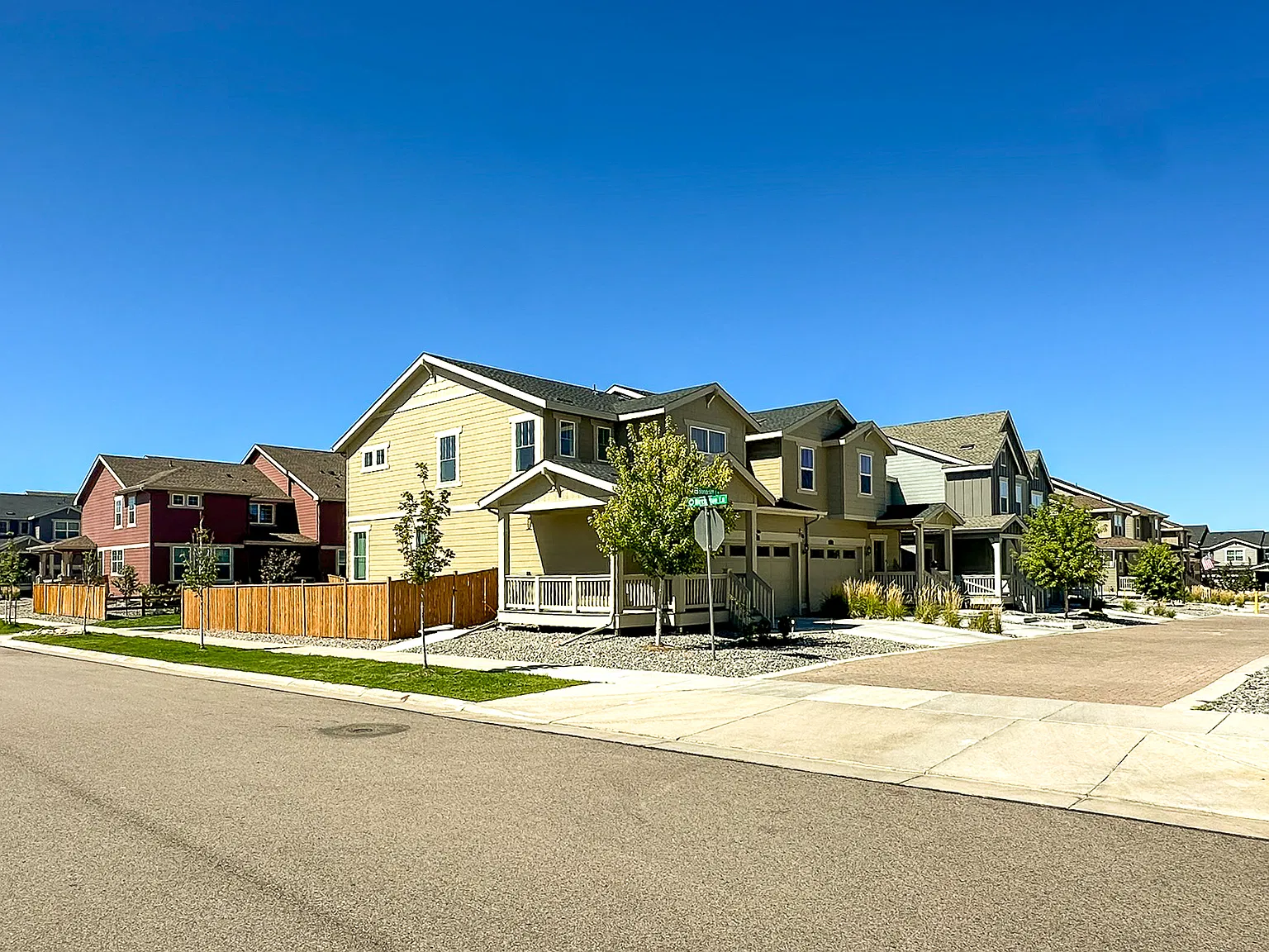 3 bed, 2.5 bath, 2752 sqft, $3,095 — Photo 4