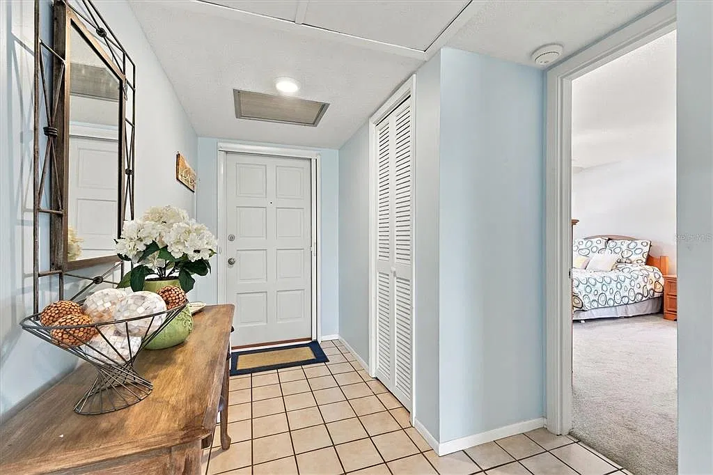 3 bed, 2.0 bath, 1444 sqft, $3,200 — Photo 3