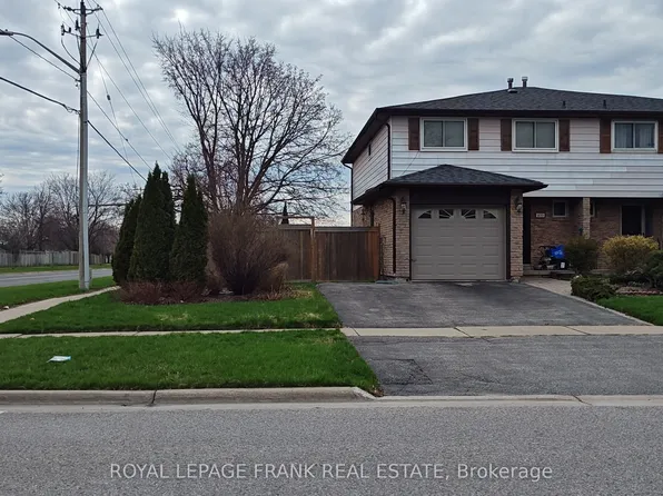 400 Vega St, Oshawa, ON L1K 1E6