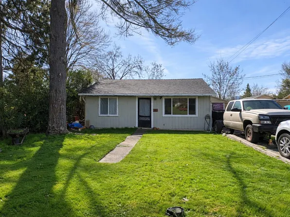 1035 SW I St, Grants Pass, OR 97526