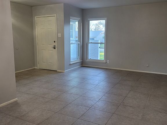 3rd image of 5715 Prentiss Dr