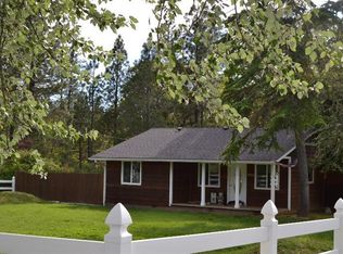 1836 Laurel Rd, Cave Junction, OR 97523