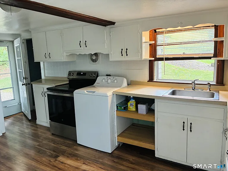 136 Chestnut Hill Rd — Photo 3