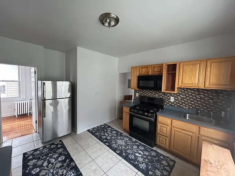 753-755 Eaton St #2 — Photo 8