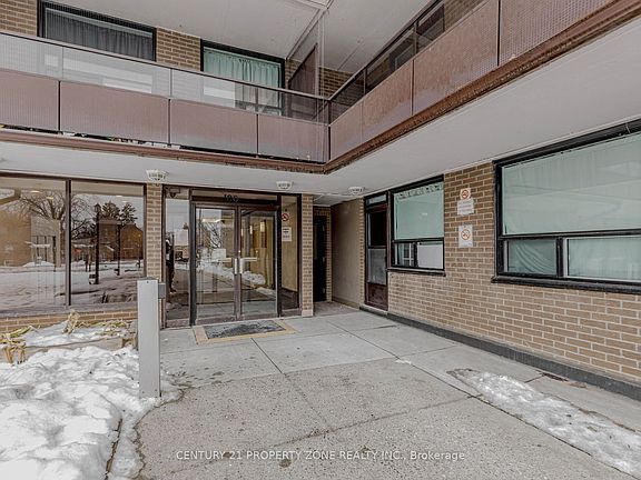 4th image of 180 Markham Rd #1701