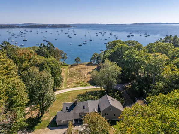 183 Foreside Rd, Falmouth, ME 04105