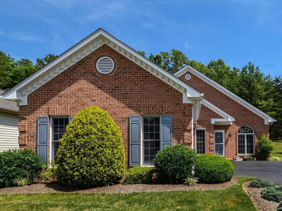 1st image of 4026 Parkway Place Dr