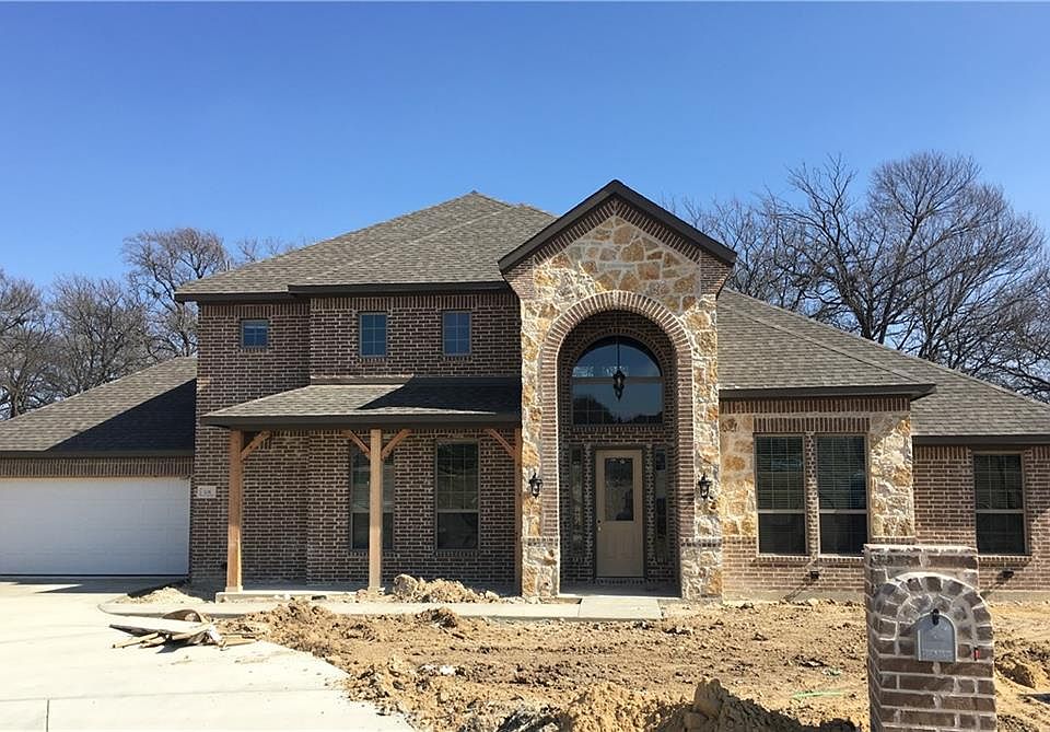 1st image of 106 Crestwood Ct