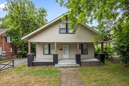 804 Holloway St Photo 1