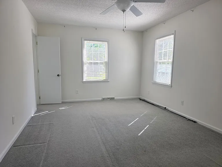 11702 Fernhurst Ln — Photo 16