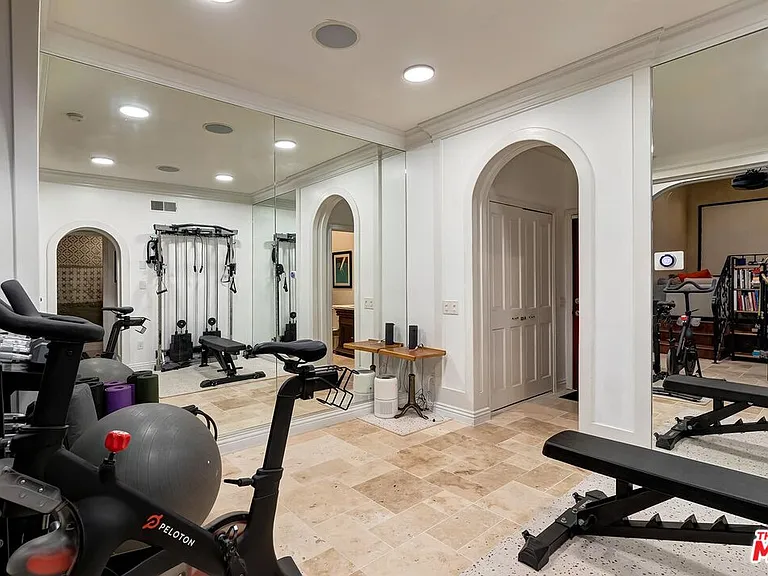 2806 Nichols Canyon Rd — Photo 22