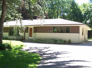 W268N2176 Meadowbrook Rd, Pewaukee, WI 53072