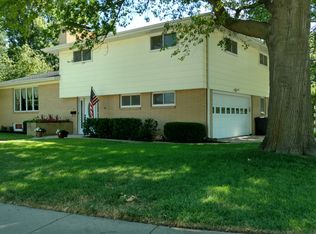 2 Eastridge Dr S, York, NE 68467