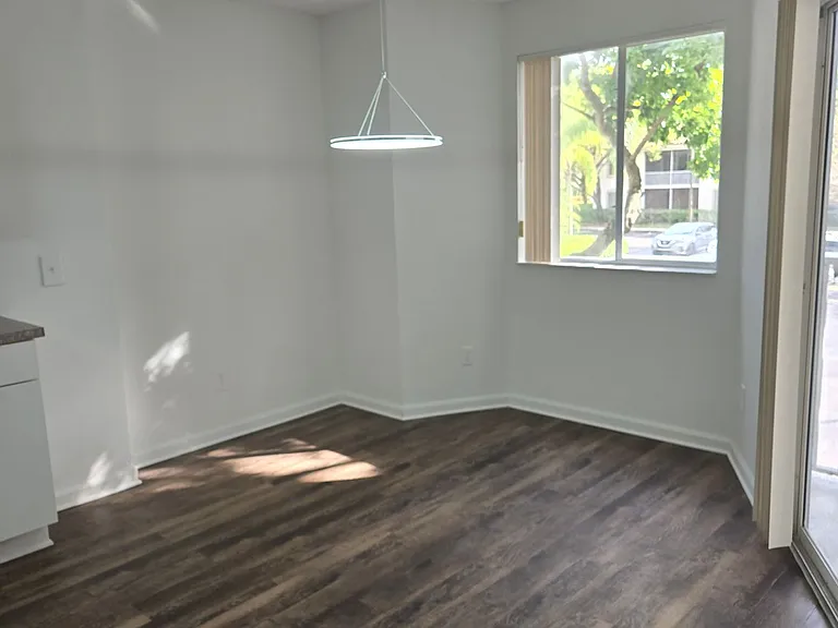 The Mirage Apartments — Photo 161