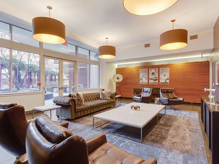 1000 New Jersey Ave SE #916 — Photo 4