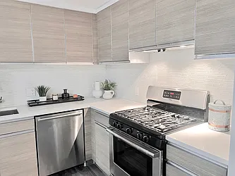 Rented by R New York