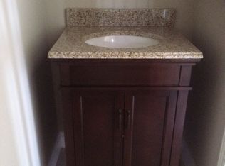 93 Palmer St, Belford, NJ 07718