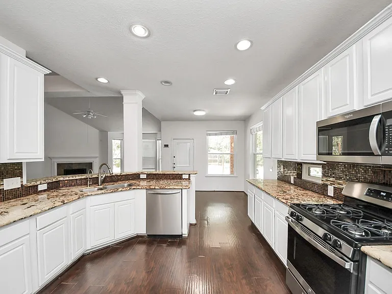 20510 Pioneer Bend Ct — Photo 8