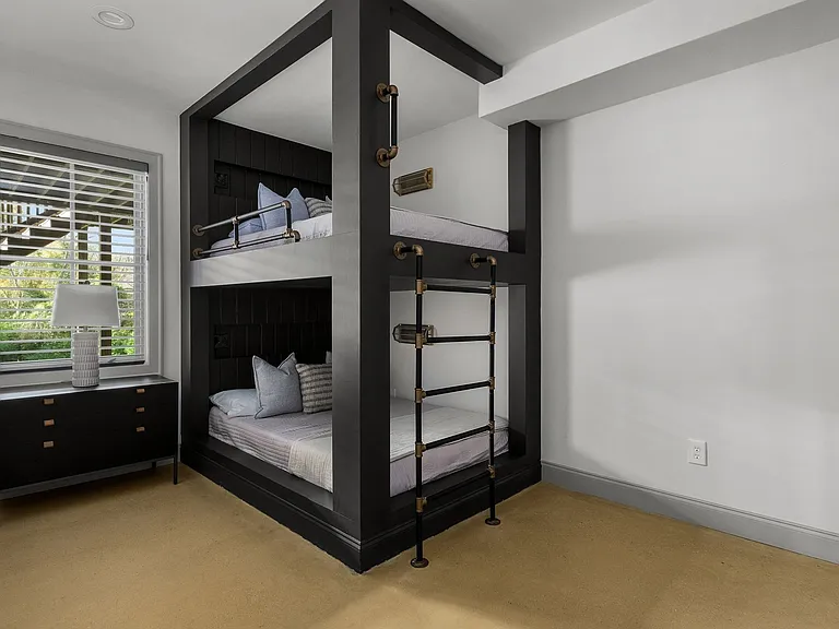 4613 Villa Green Dr — Photo 39
