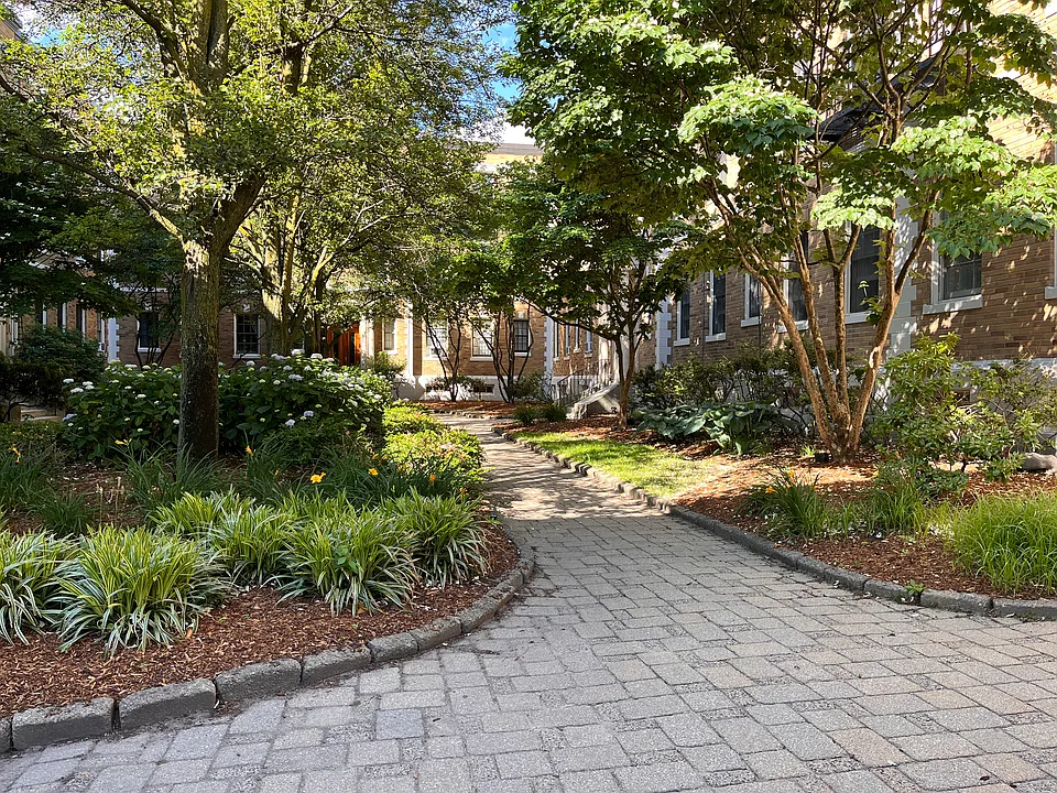 854 Massachusetts Ave #4