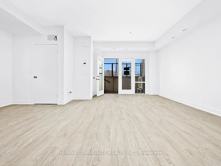 16 Melbourne Ave #105B — Photo 7