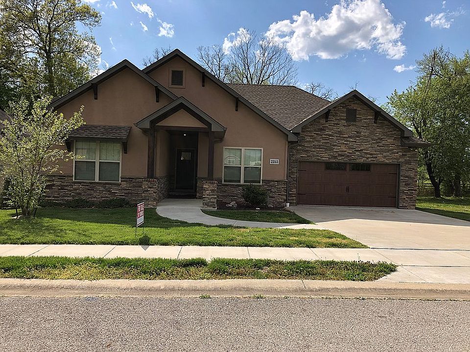 1st image of 2253 Stonegate Dr