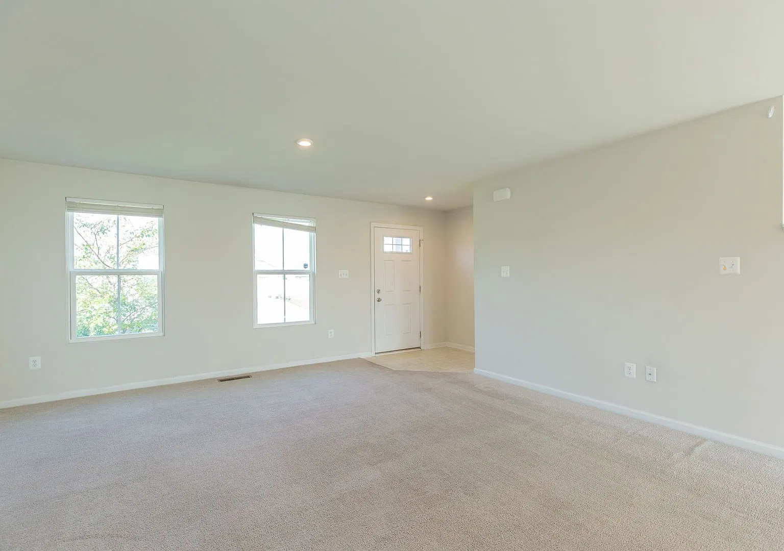 4 Bed, 2.5 Single Family Home in Bunker Hill, WV — Photo 4