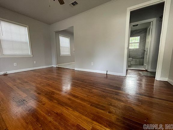 3rd image of 2919 S Locust St