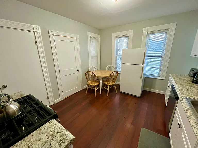40 Forest St #2 — Photo 5