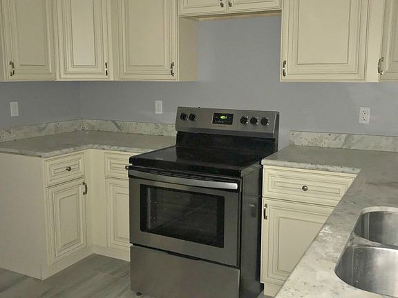 3rd image of 10312 Gretna Green Dr