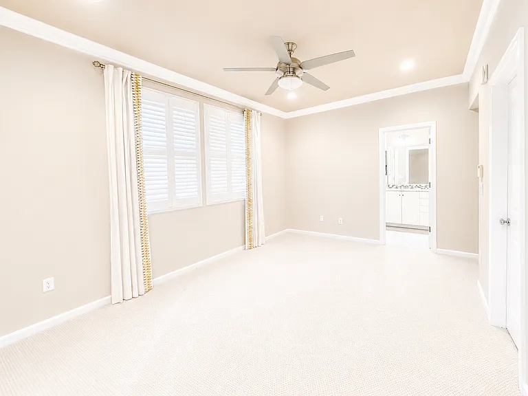 22755 Filbert St — Photo 13
