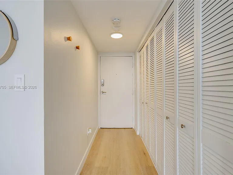 2000 NE 135th St #908 — Photo 9
