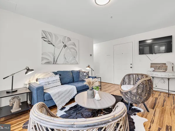 529 Lamont St NW APT 205, Washington, DC 20010