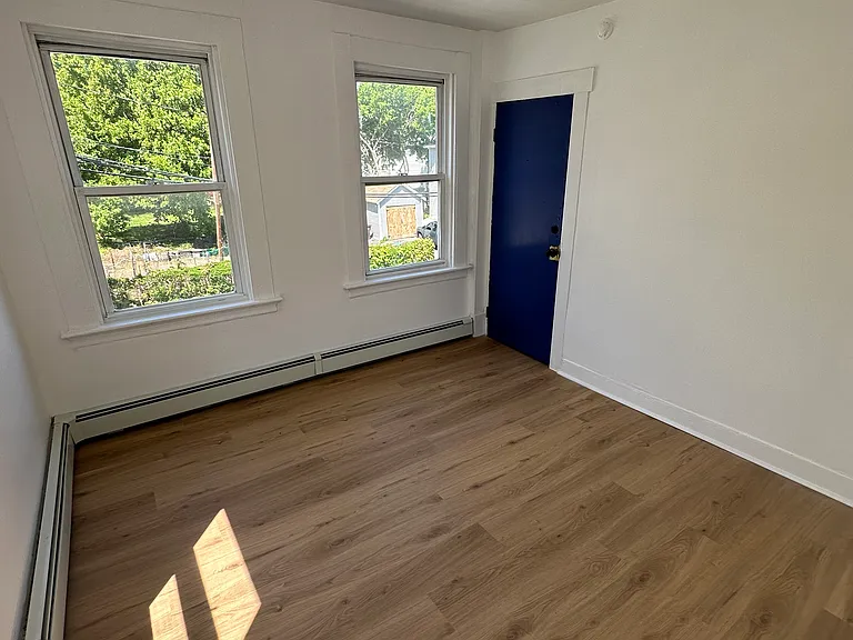 14 Crown St #2W — Photo 16