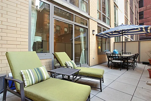 Sold by Corcoran | media 21