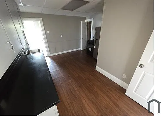 1 bed, 800 sqft, $1,800 — Photo 2