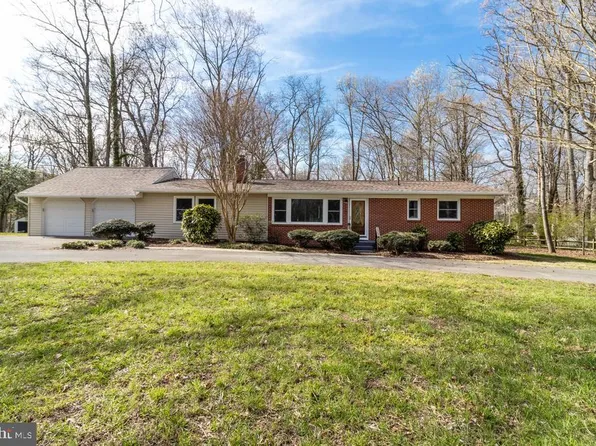 45451 Baringer Dr, California, MD 20619