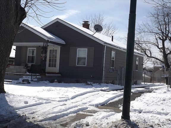 3rd image of 1519 Watervliet Ave