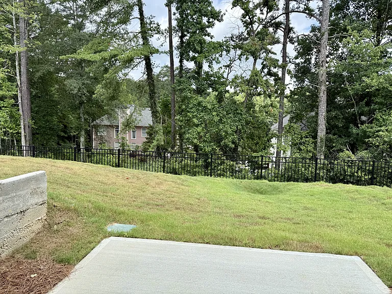 1004 Sutherland Ln #1 — Photo 22