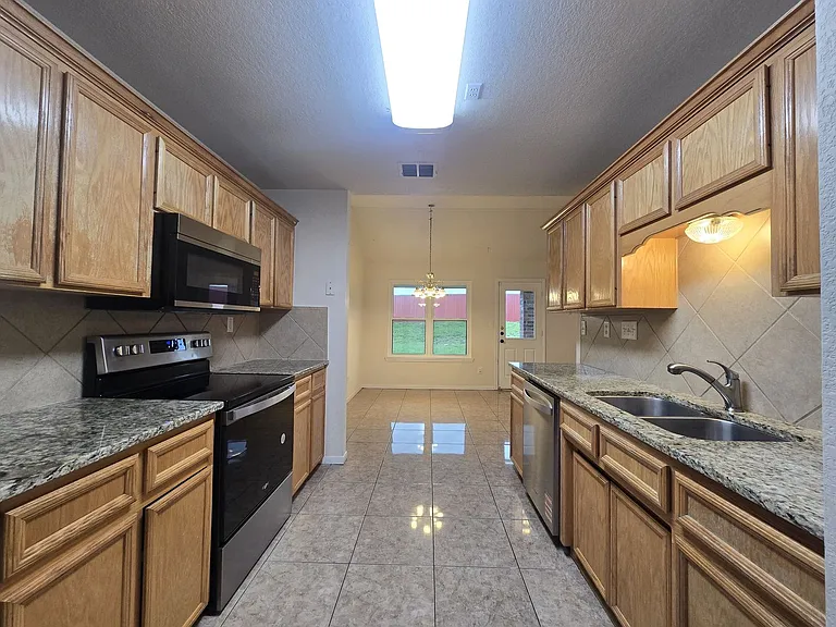 5705 Mandalay — Photo 13