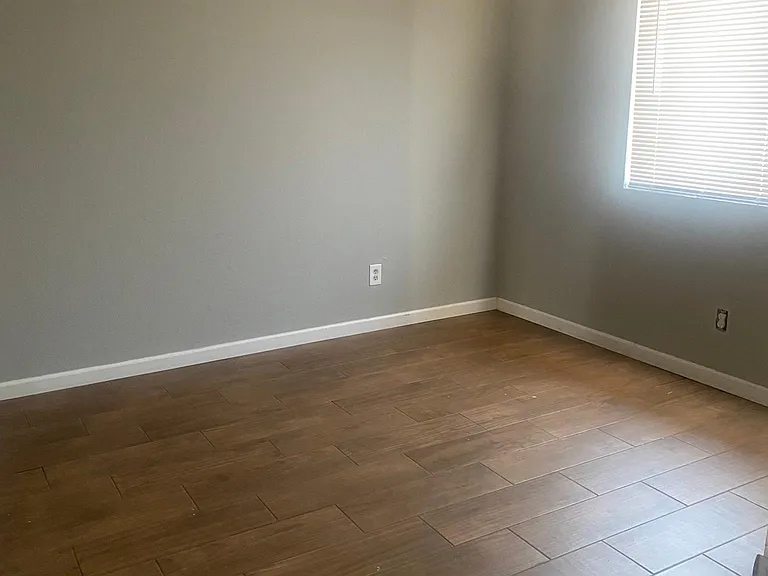 3823 N 23rd Dr #4 — Photo 8