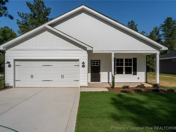 924 Stevens St, Raeford, NC 28376