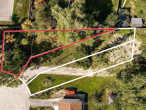 2nd image of 1079 Roosevelt Rd