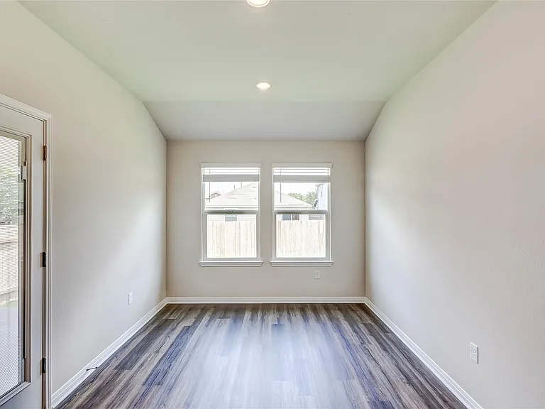 4905 Hazelnut Ln — Photo 15