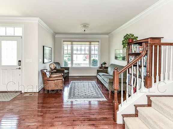 3rd image of 2523 Avon Ln