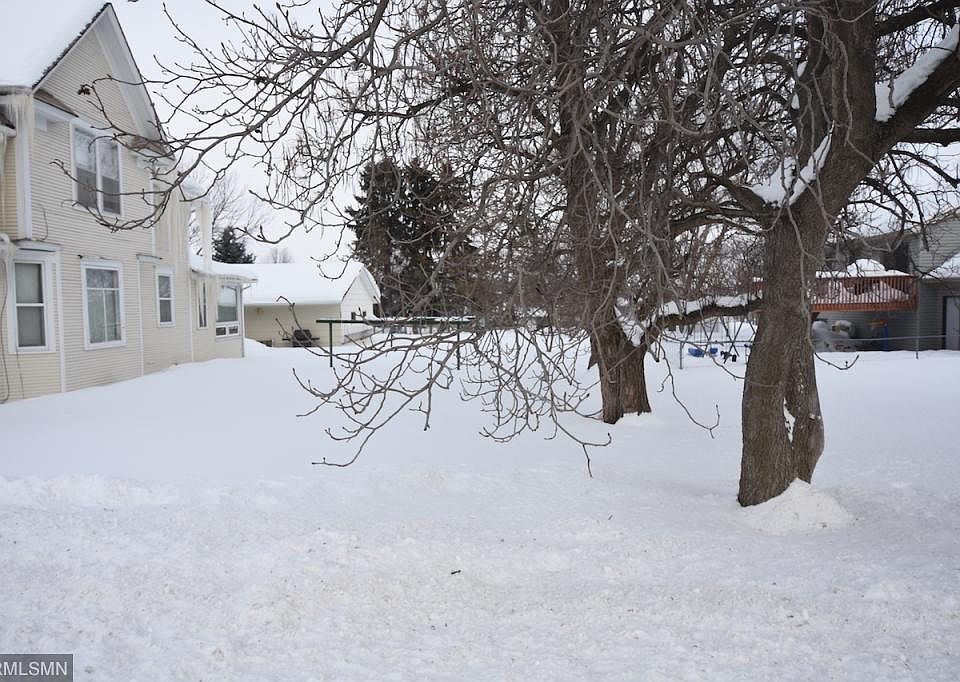 2nd image of 420 Main St N