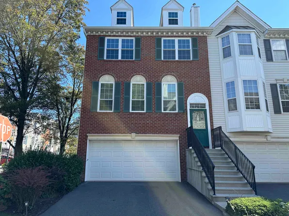 6 Hemlock St, Jersey City, NJ 07305
